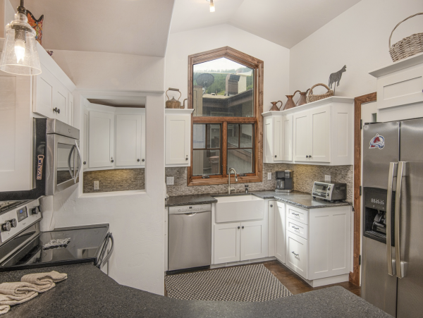 Gorgeous 3 Bedroom Condo in Vail Sleeps 10